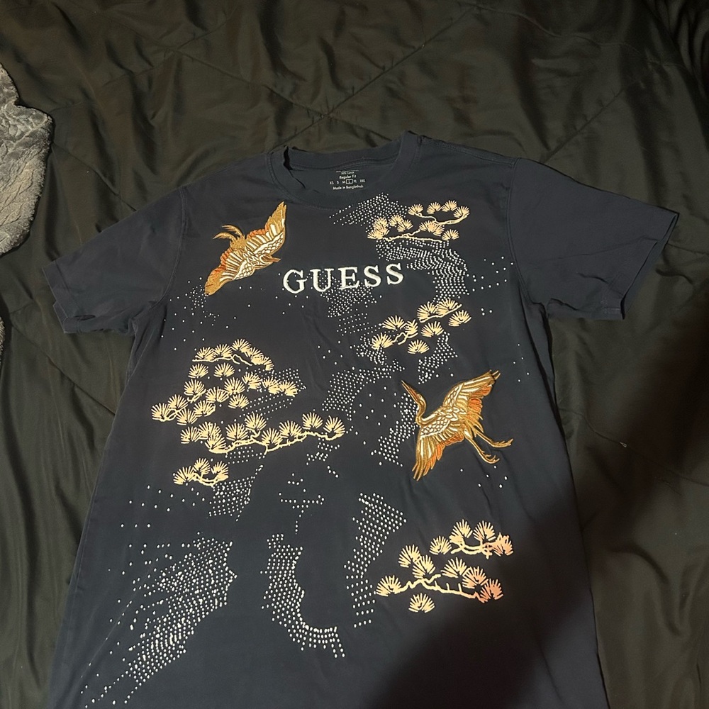 GUESS Men's Navy Blue Design Tee L